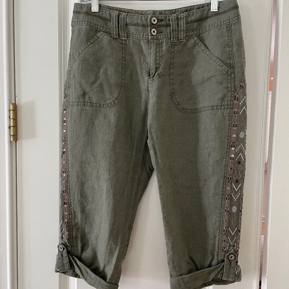 Cropped Pants with beaded details